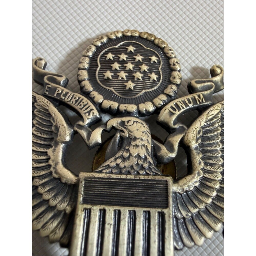 Vintage U.S.Officers Great Seal Eagle Emblem hat/cap/visor Pinback Badge Metal 2